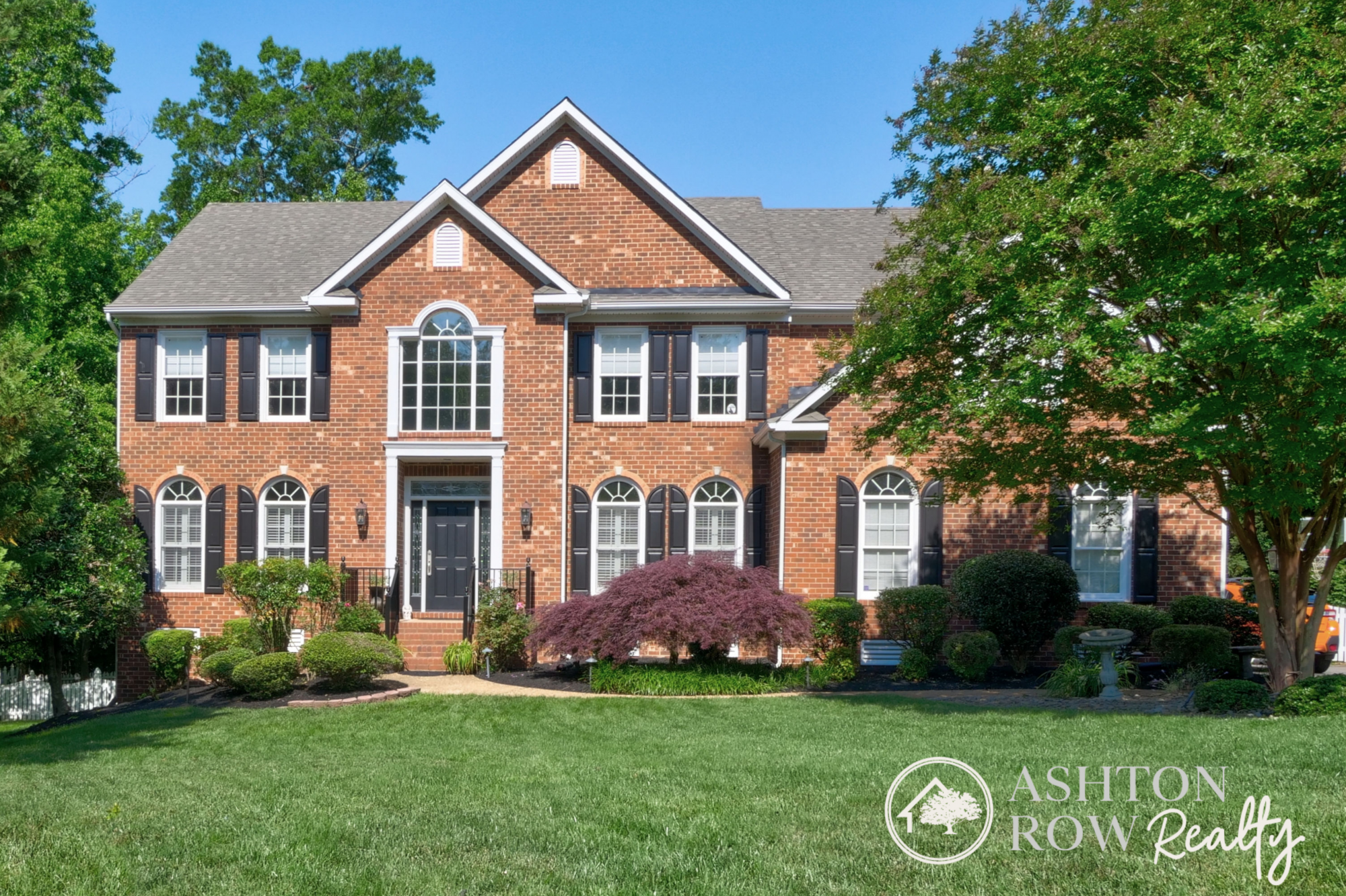 Ashton Row - Ashton Row Realty - Sinnett - Homes For Sale Mid